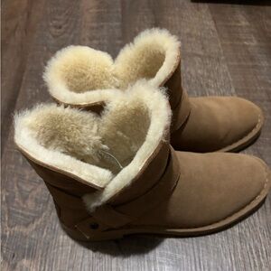 EUC Ugg boots. Size 6.